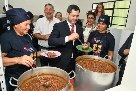 Dip. Raul Latorre . - Ida Cattebeke 10-850.jpg