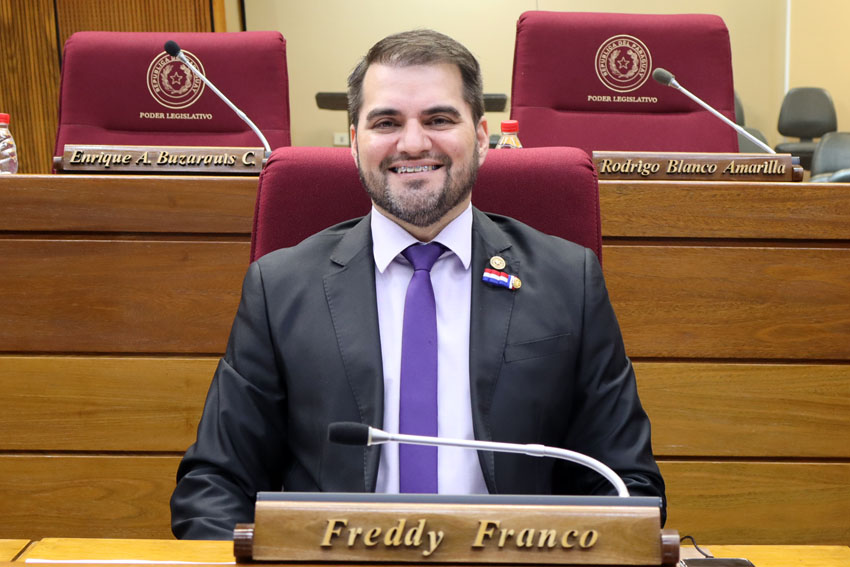 Presidente de Diputados ratifica compromiso con la educación durante jornada gubernamental en Cordillera