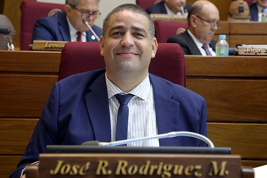 Presidente de Diputados ratifica compromiso con la educación durante jornada gubernamental en Cordillera
