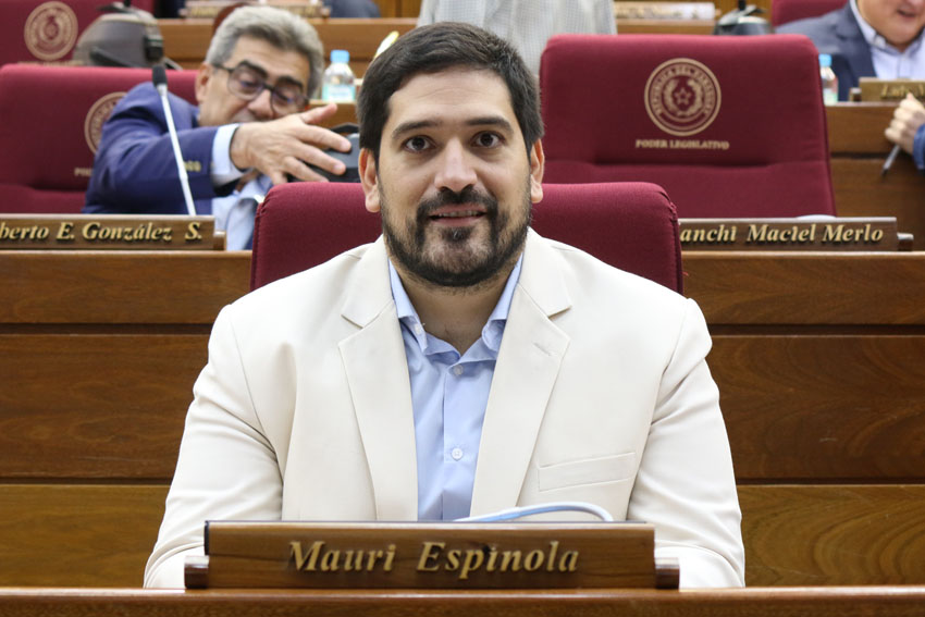 Presidente de Diputados ratifica compromiso con la educación durante jornada gubernamental en Cordillera