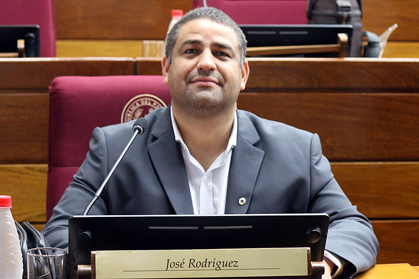 Presidente de Diputados ratifica compromiso con la educación durante jornada gubernamental en Cordillera