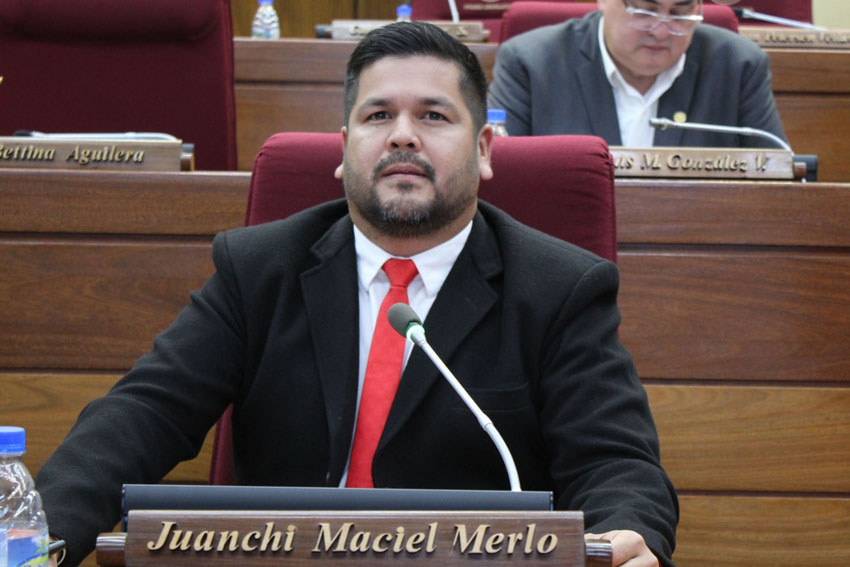 Presidente de Diputados ratifica compromiso con la educación durante jornada gubernamental en Cordillera
