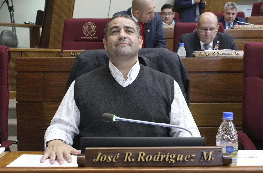 Presidente de Diputados ratifica compromiso con la educación durante jornada gubernamental en Cordillera