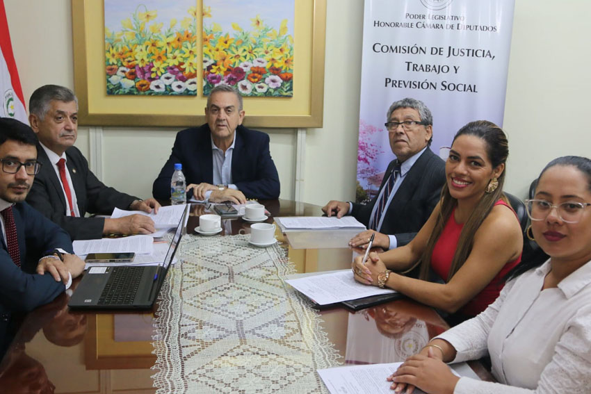 Presidente de Diputados ratifica compromiso con la educación durante jornada gubernamental en Cordillera