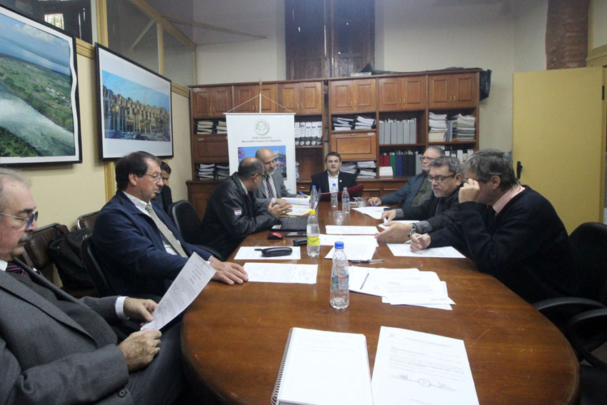 Presidente de Diputados ratifica compromiso con la educación durante jornada gubernamental en Cordillera