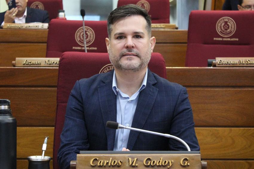 Presidente de Diputados ratifica compromiso con la educación durante jornada gubernamental en Cordillera
