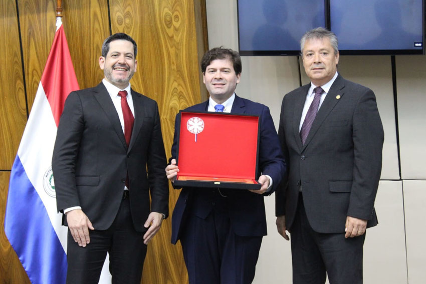 Presidente de Diputados ratifica compromiso con la educación durante jornada gubernamental en Cordillera