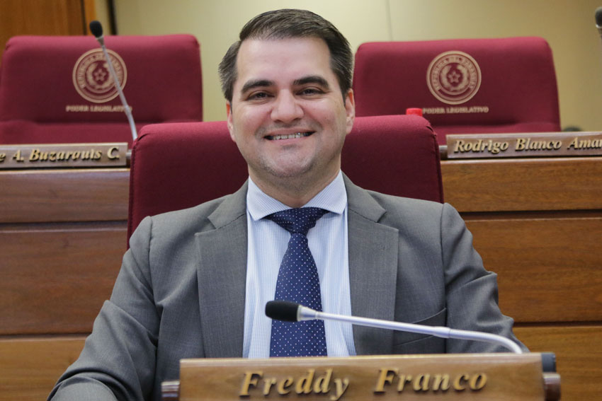 Presidente de Diputados ratifica compromiso con la educación durante jornada gubernamental en Cordillera