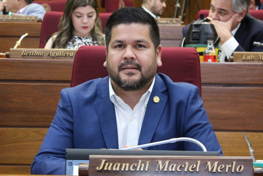 Presidente de Diputados ratifica compromiso con la educación durante jornada gubernamental en Cordillera
