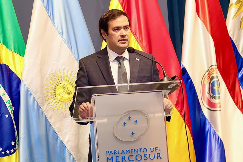 Presidente de Diputados ratifica compromiso con la educación durante jornada gubernamental en Cordillera