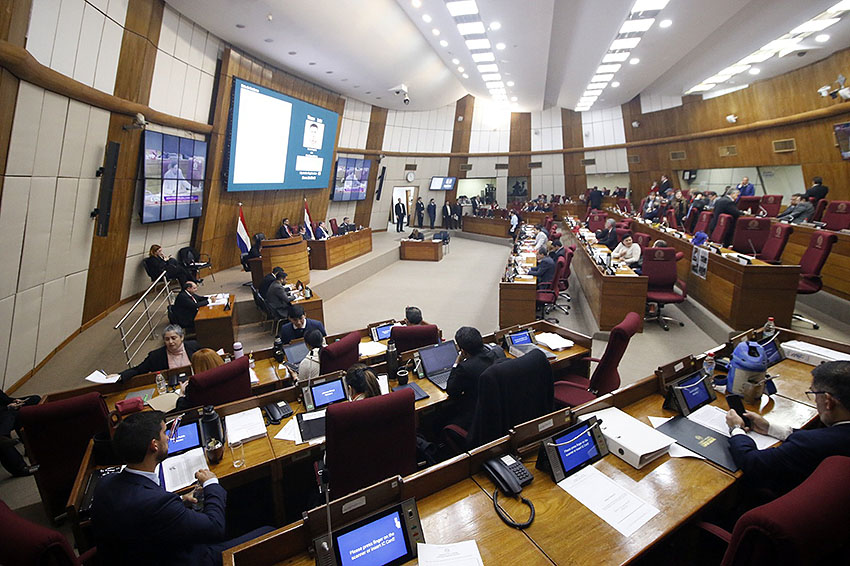 Presidente de Diputados ratifica compromiso con la educación durante jornada gubernamental en Cordillera