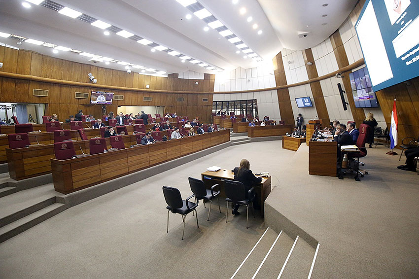 Presidente de Diputados ratifica compromiso con la educación durante jornada gubernamental en Cordillera