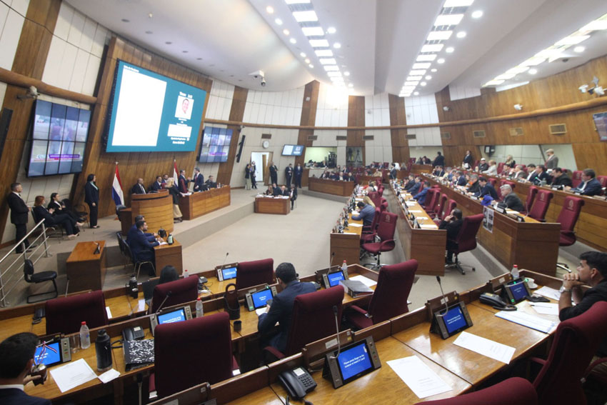 Presidente de Diputados ratifica compromiso con la educación durante jornada gubernamental en Cordillera