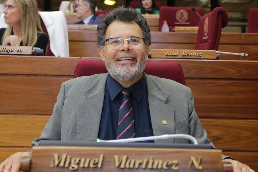 Presidente de Diputados ratifica compromiso con la educación durante jornada gubernamental en Cordillera