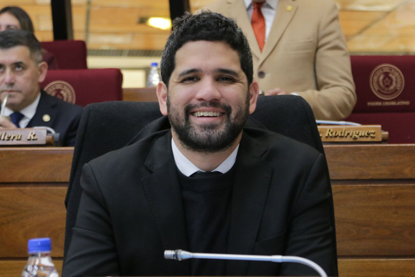 Presidente de Diputados ratifica compromiso con la educación durante jornada gubernamental en Cordillera