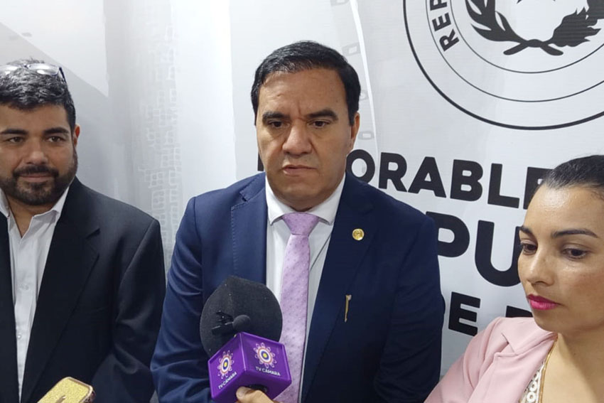Presidente de Diputados ratifica compromiso con la educación durante jornada gubernamental en Cordillera