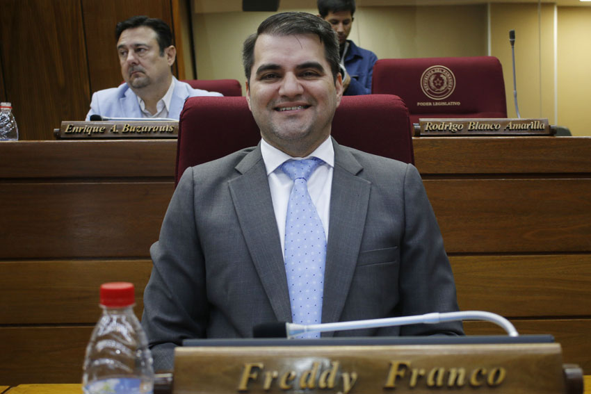 Presidente de Diputados ratifica compromiso con la educación durante jornada gubernamental en Cordillera